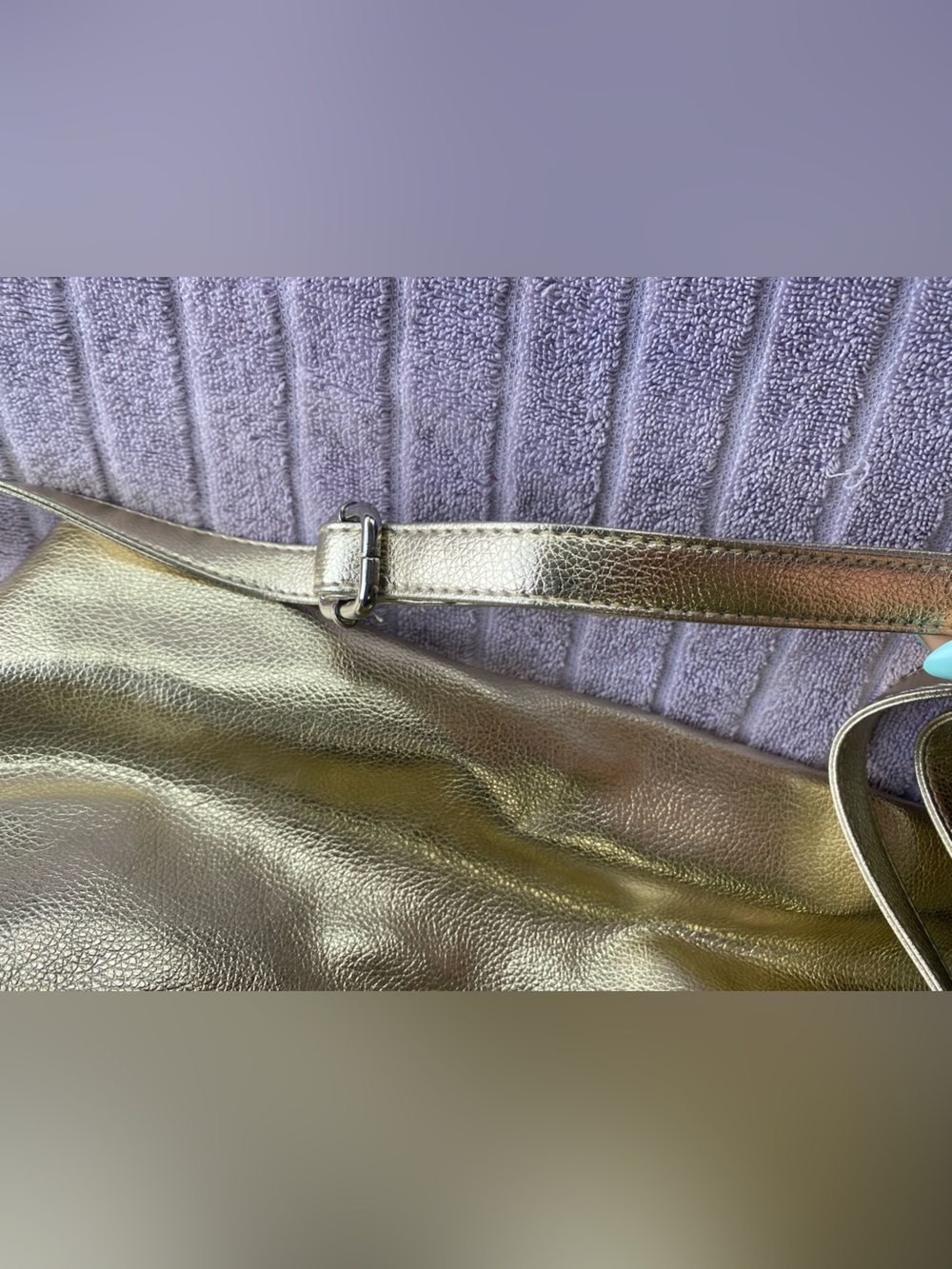 NWOT Chinese Laundry Metallic Gold Crossbody Bag Slouchy Dome Purse Like New - Picture 2 of 7